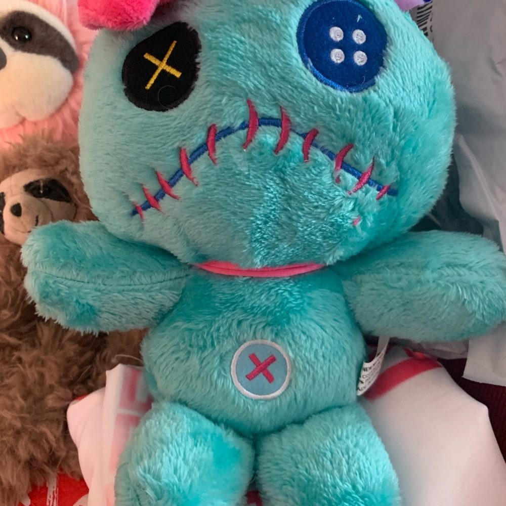 Stump plush